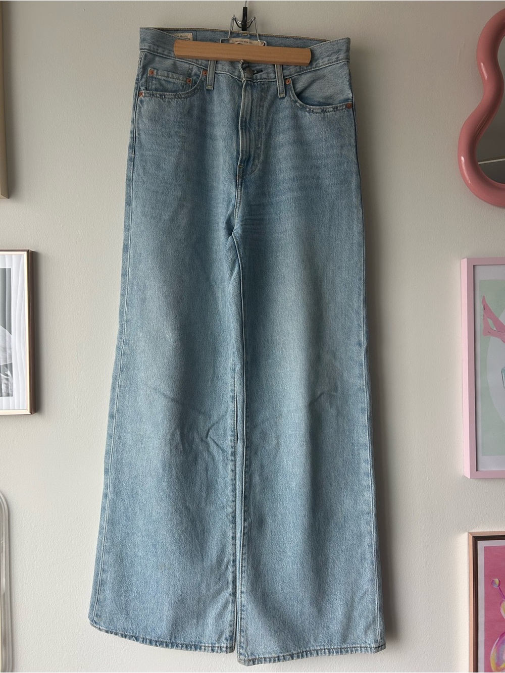 Levi’s Wide-Leg Ribcage Jeans